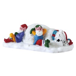 Lutins qui dorment contre un ours polaire Lemax Santas Wonderland