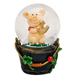 Boule à neige cochon fer à cheval résine 7 cm