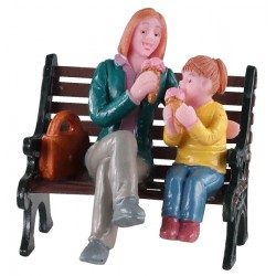 Mère et fille Glace au parc Lemax