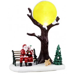 Père et mère Noël sous la lune lumineuse LEMAX